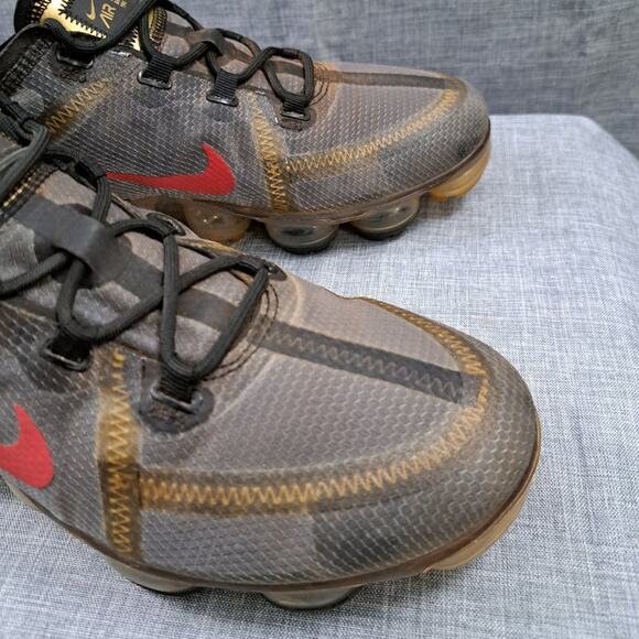 %Nike Air Vapormax 2019 Black Metallic Gold Women Size 9 / A 30 main image 5